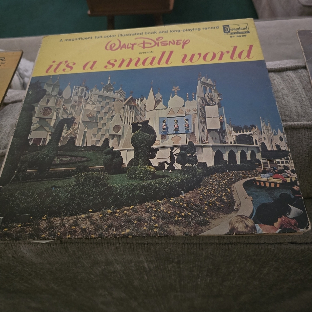 Walt Disneys Presents Its A Small World Children Of The World Vinyl Record